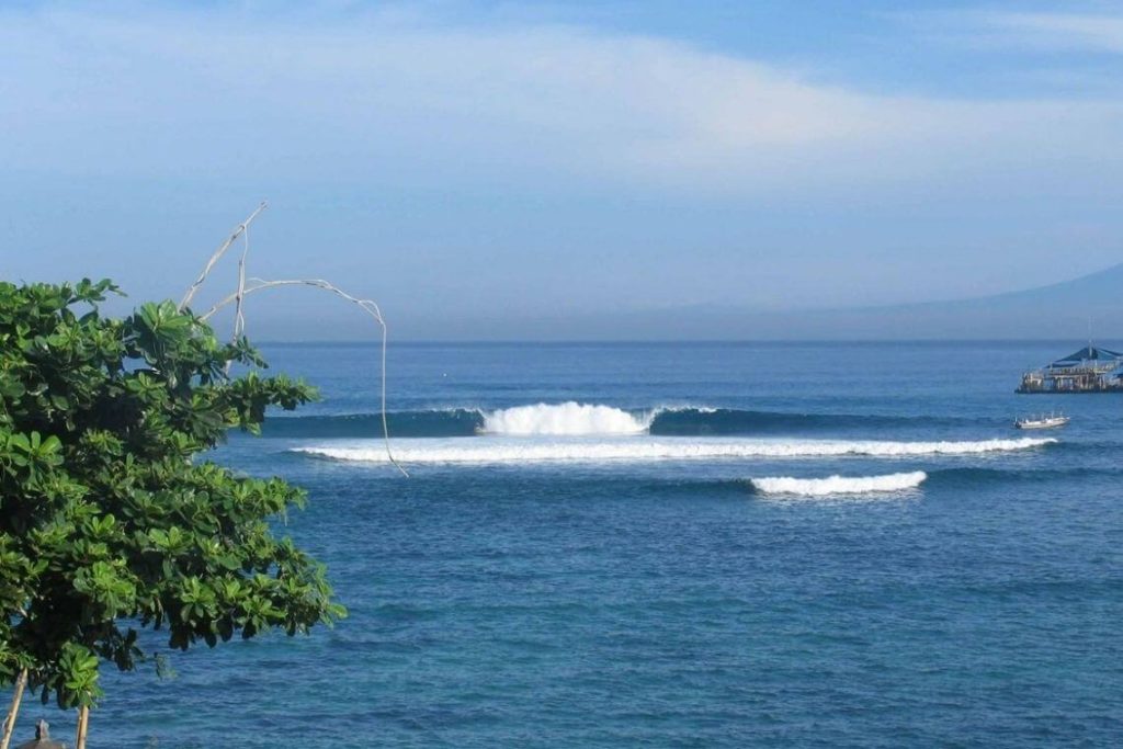 playgrounds-nusa-lembongan-surf