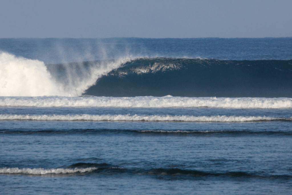 afulu-surf-spot-nias